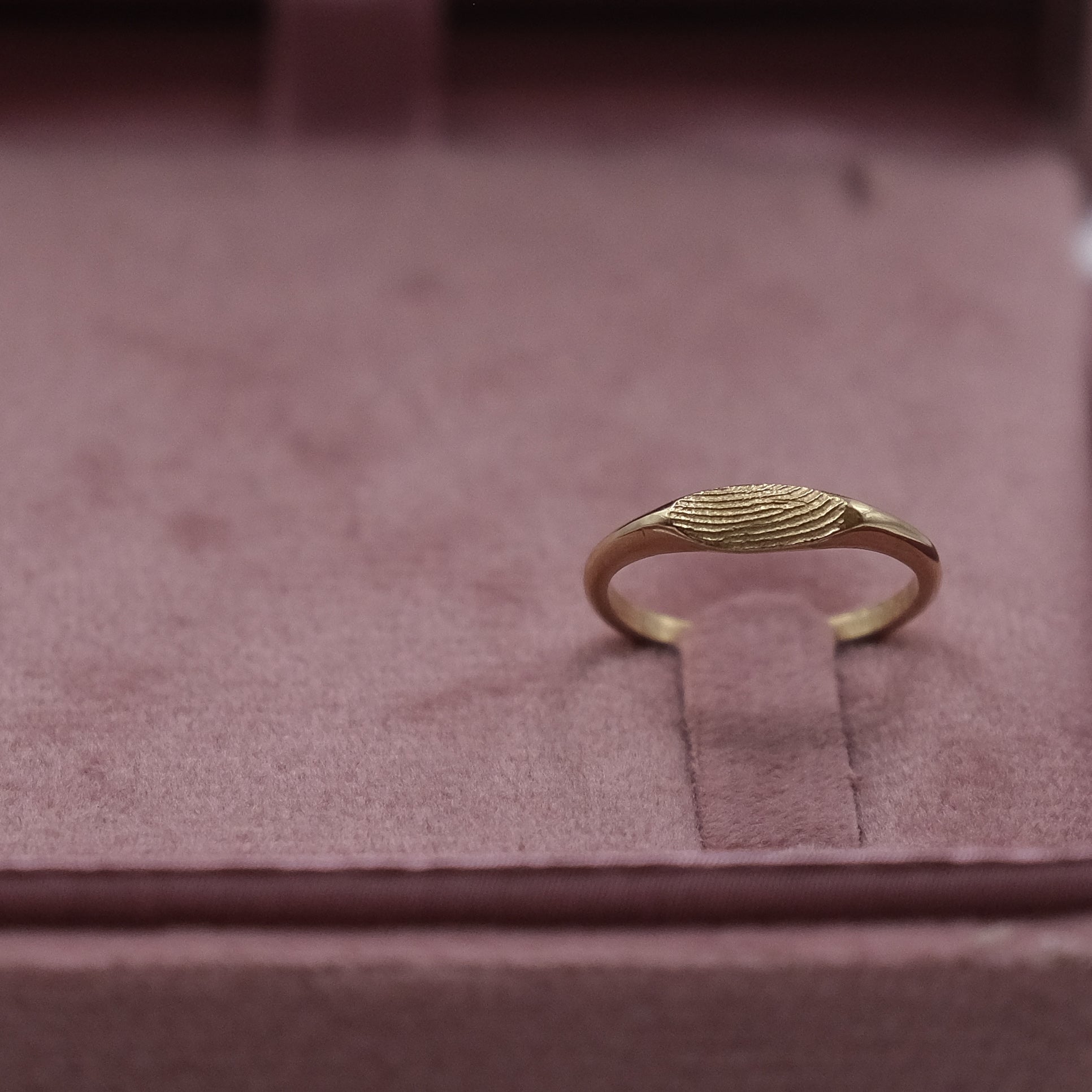 Imprint Small Signet Ring Gold