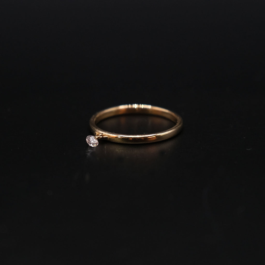 14k Gold Dazzling Diamond Ring