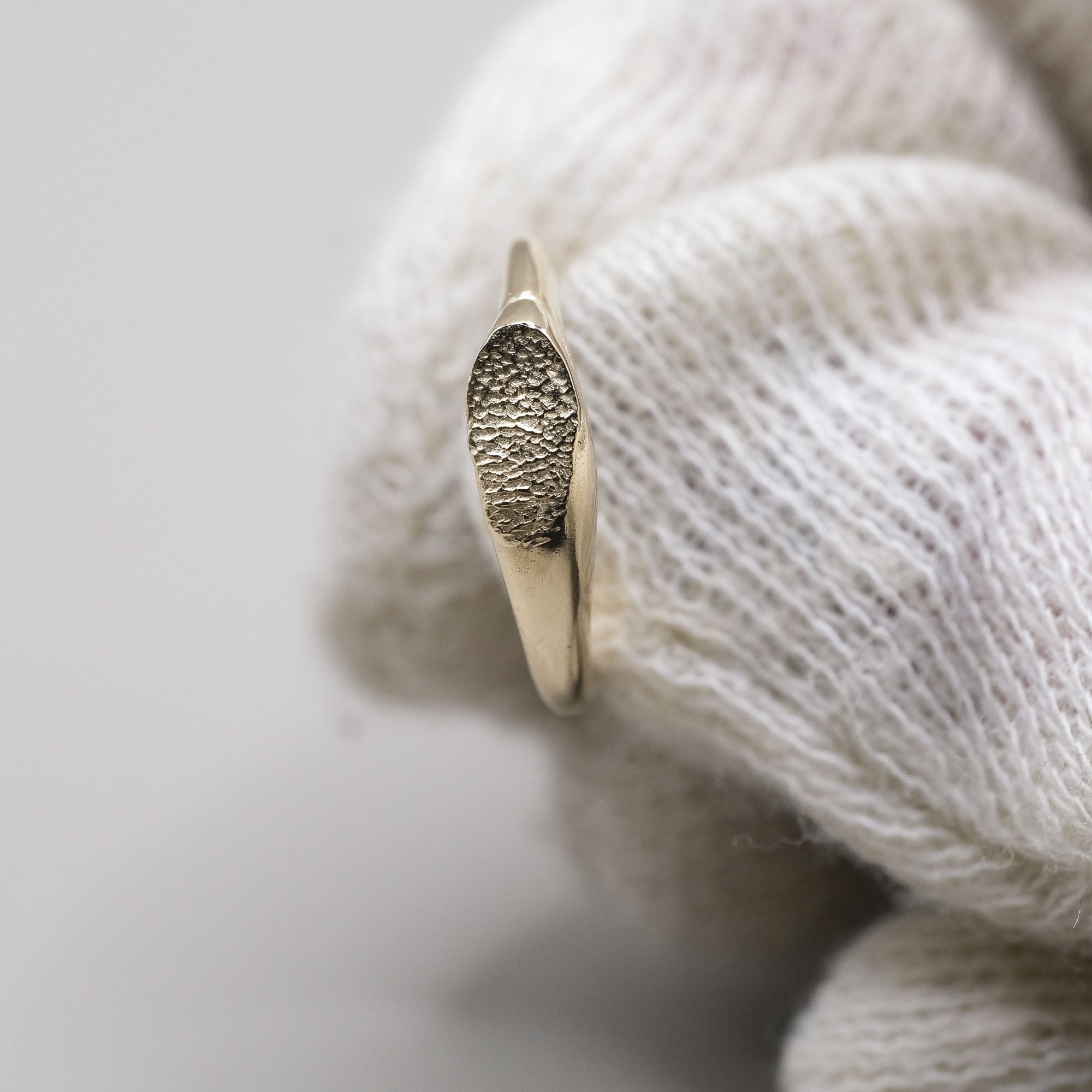 Imprint Small Signet Ring Gold