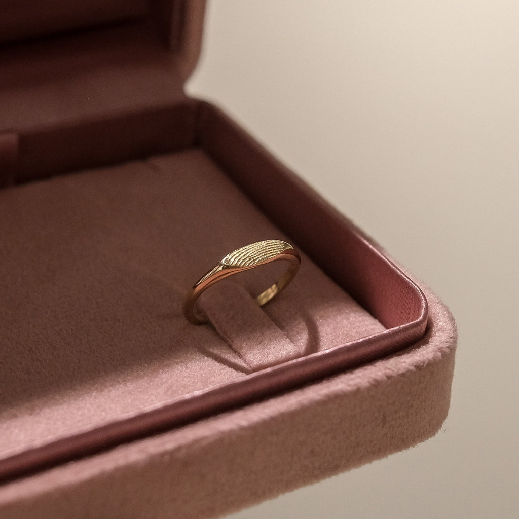 Imprint Small Signet Ring Gold