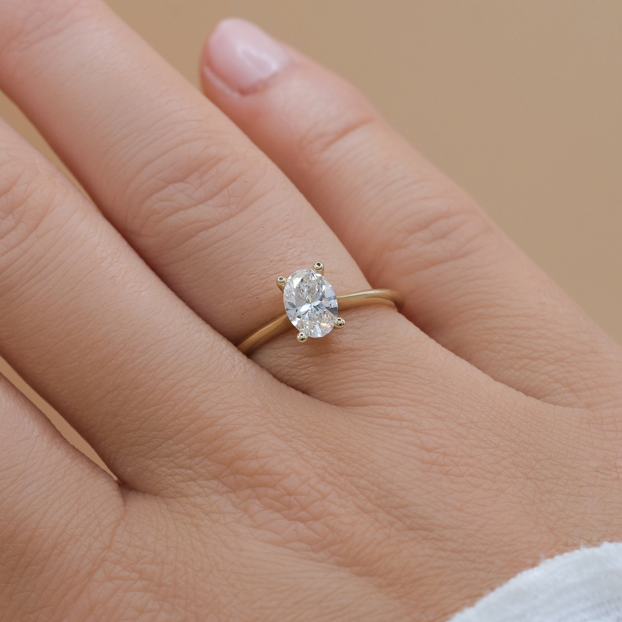 True Love 0,75 ct - 14-karaats gouden ovale diamanten ring