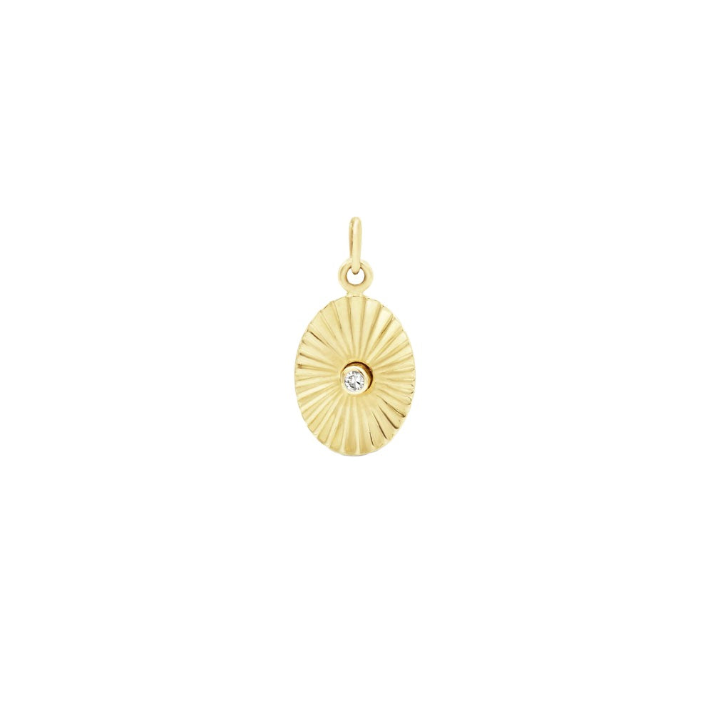 A diamond is a promise of commitment. The MiJu Official vintage coin pendant is made of 9k solid gold.