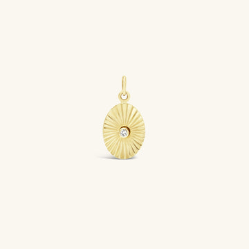 A diamond is a promise of commitment. The MiJu Official vintage coin pendant is made of 9k solid gold.