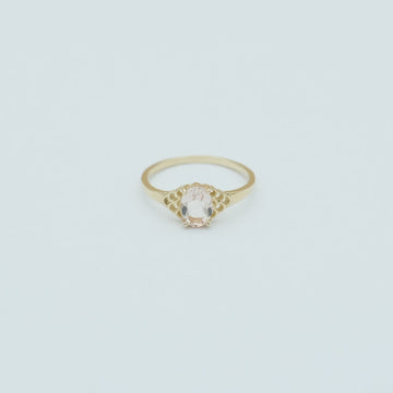 Een 360 video van onze bestseller, de massief gouden mermaid morganite ring.