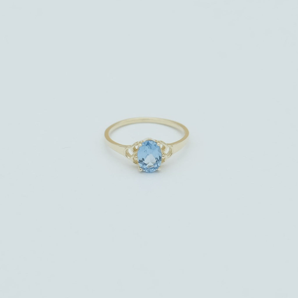 Our bright blue mermaid sea ring in a 360 video to display the clear blue gemstone.
