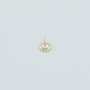360 video of the MiJu Official solid gold vintage heart necklace pendant.